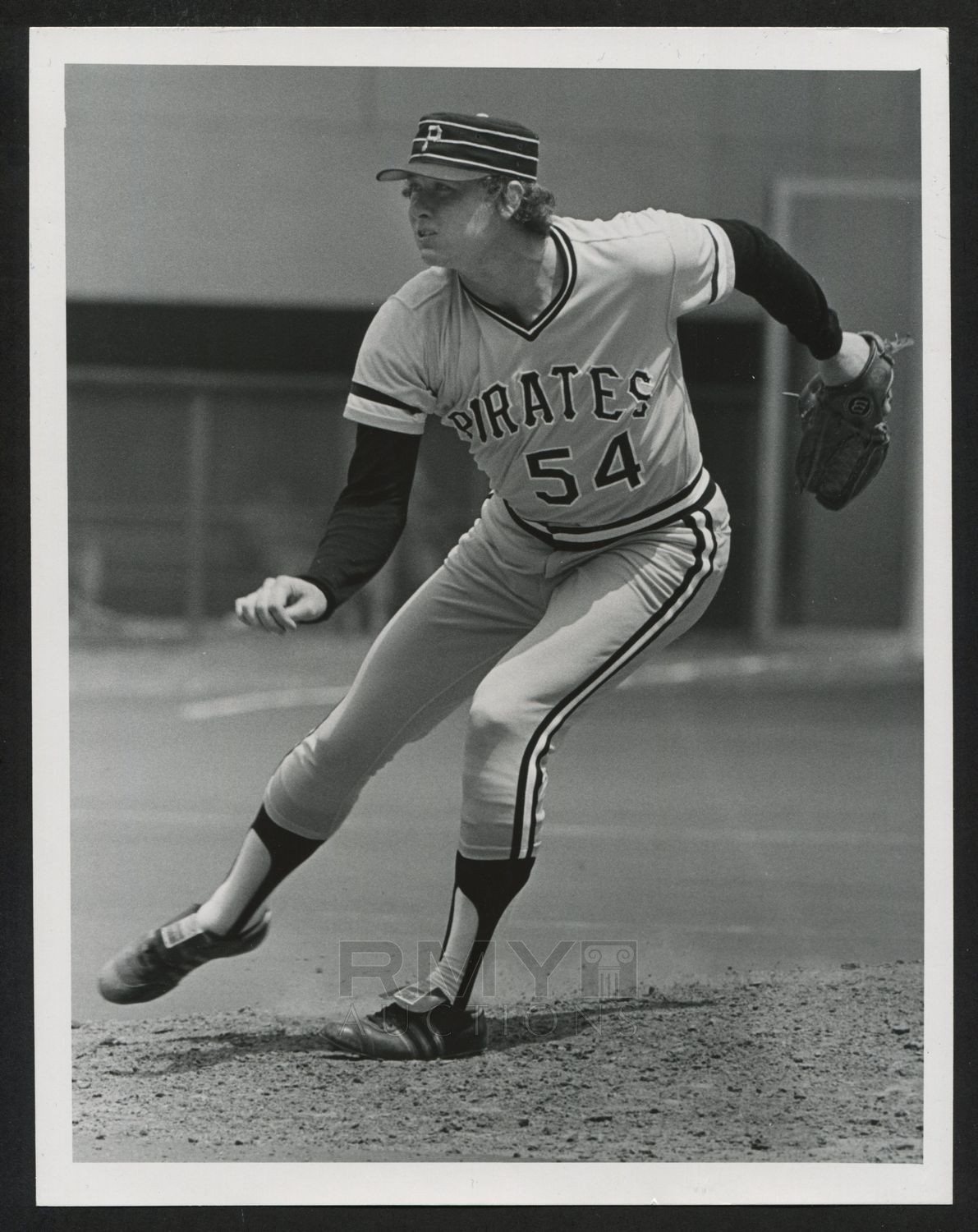 Lot # 425: 1977 Goose Gossage, 